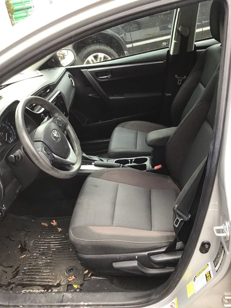 Used 2018 Toyota Corolla LE image 6