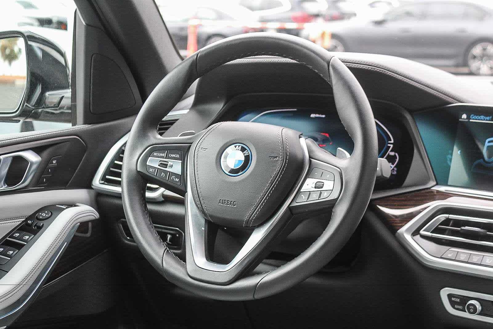 Used 2023 BMW X5 xDrive45e w/ Parking Assistance Package AWD/4WD image 13