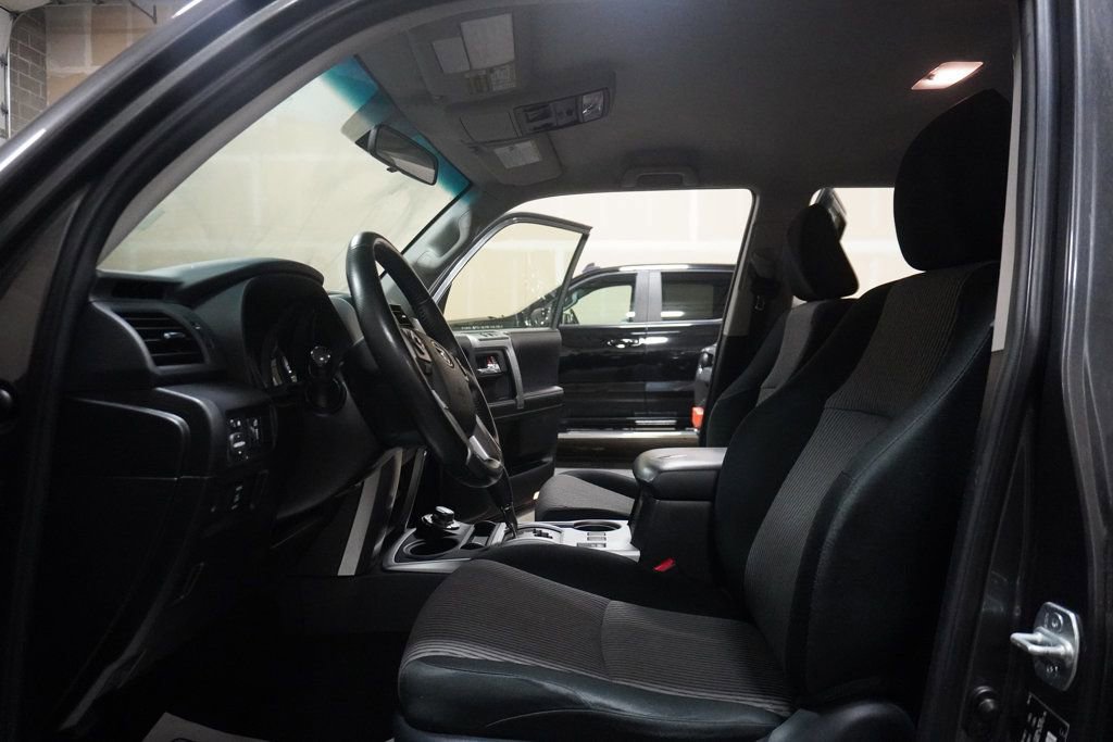 Used 2016 Toyota 4Runner SR5 image 5