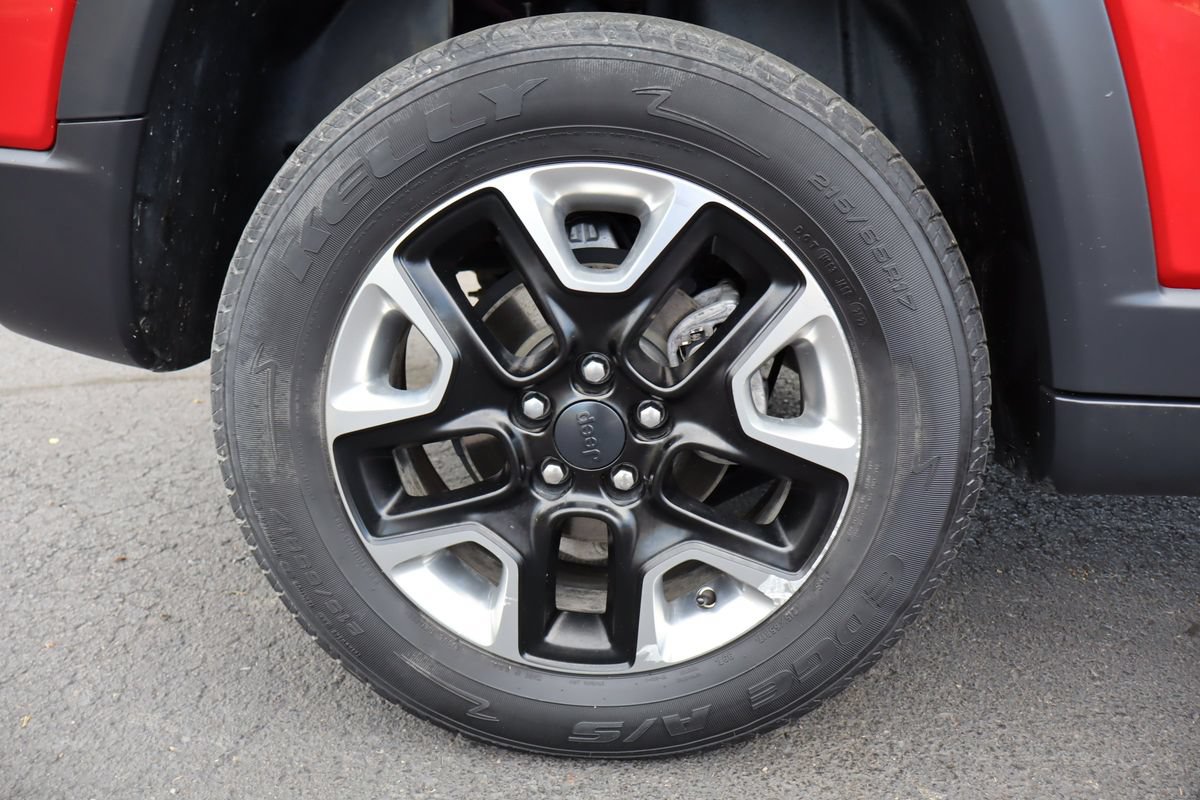 Used 2018 Jeep Compass Trailhawk AWD/4WD image 43
