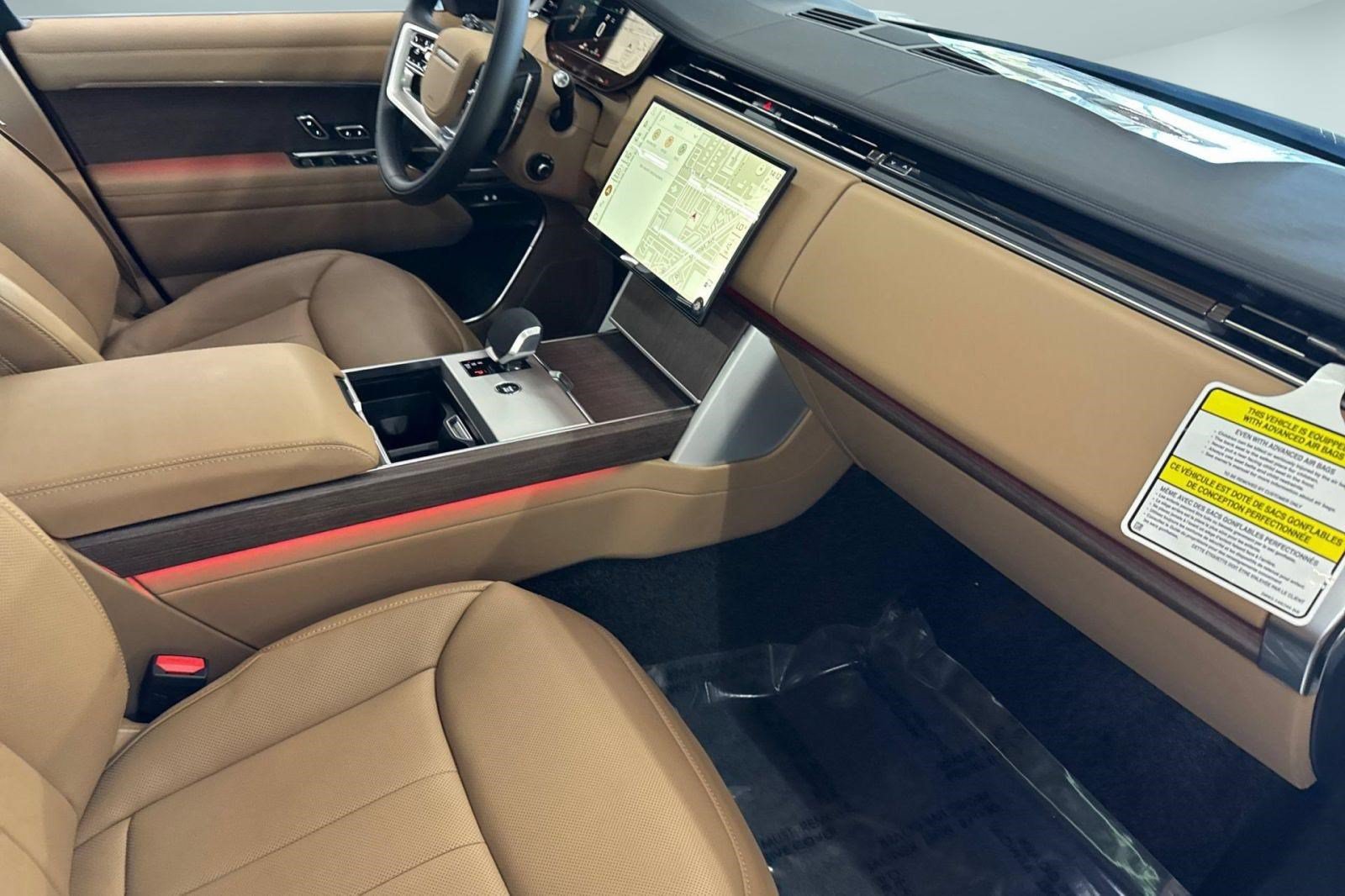 New 2026 Land Rover Range Rover Long Wheelbase SE AWD/4WD image 29