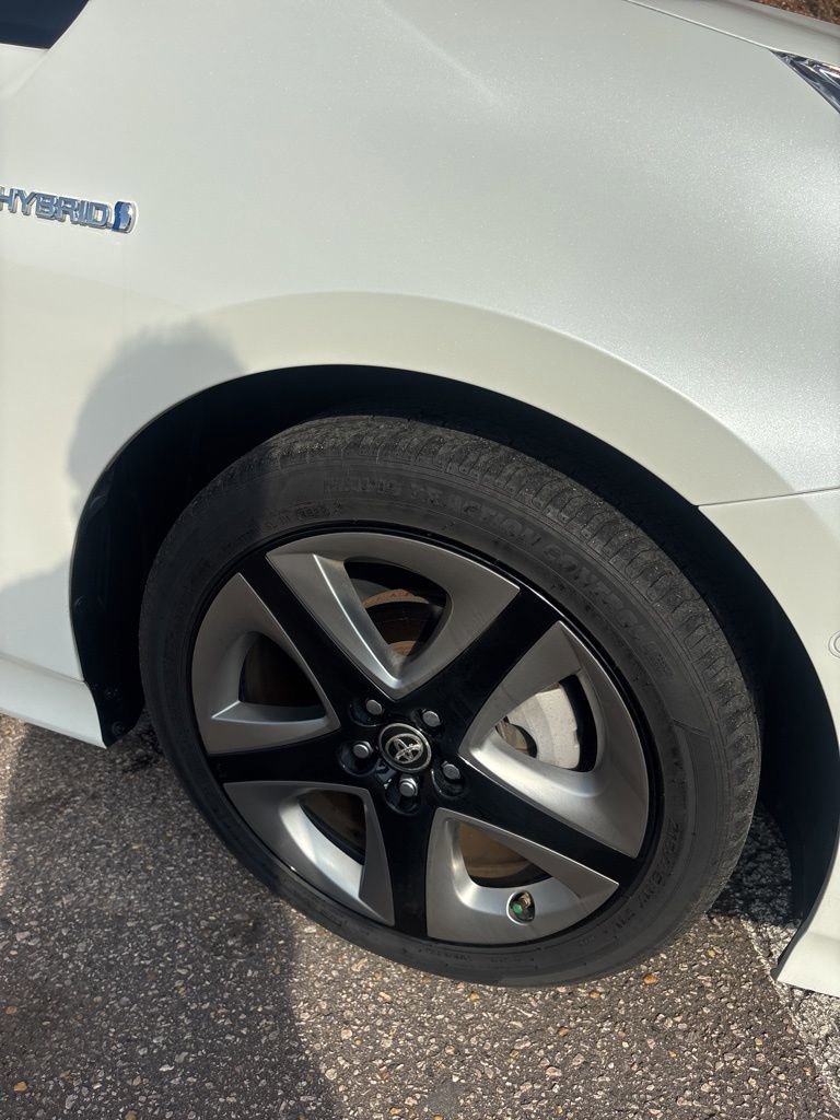 Used 2019 Toyota Prius XLE image 14