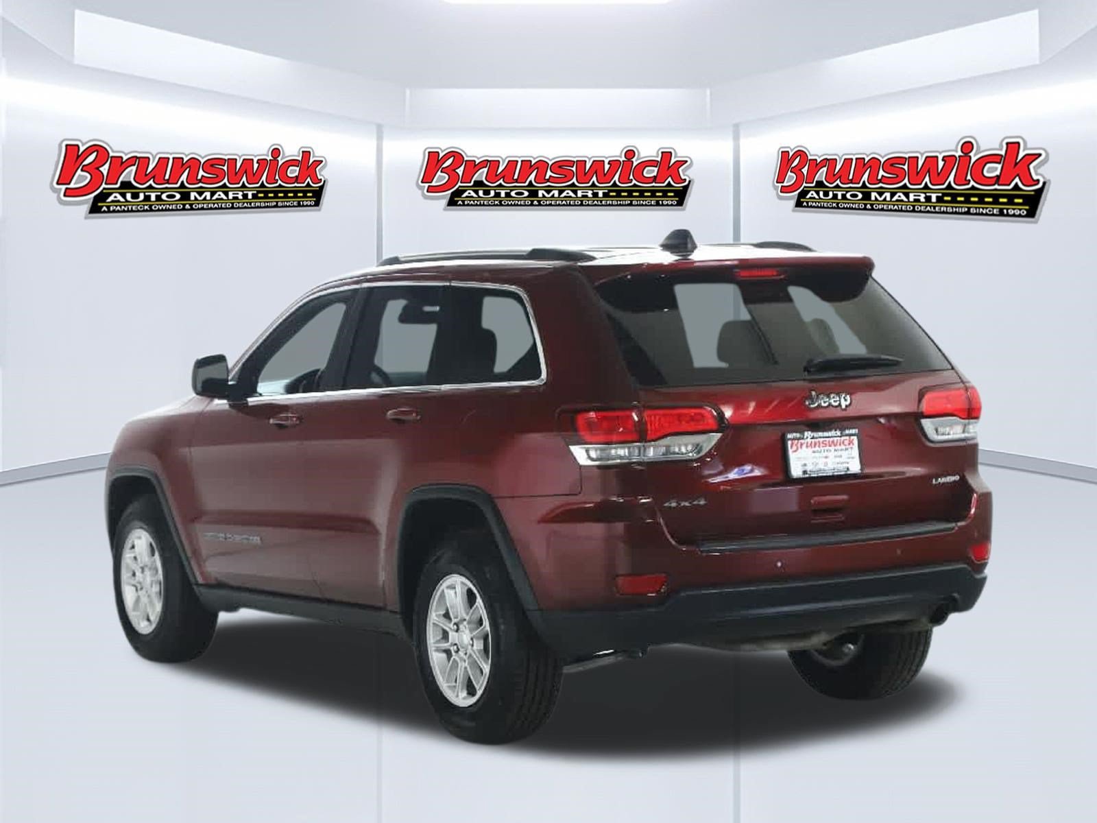 Certified 2020 Jeep Grand Cherokee Laredo AWD/4WD image 37