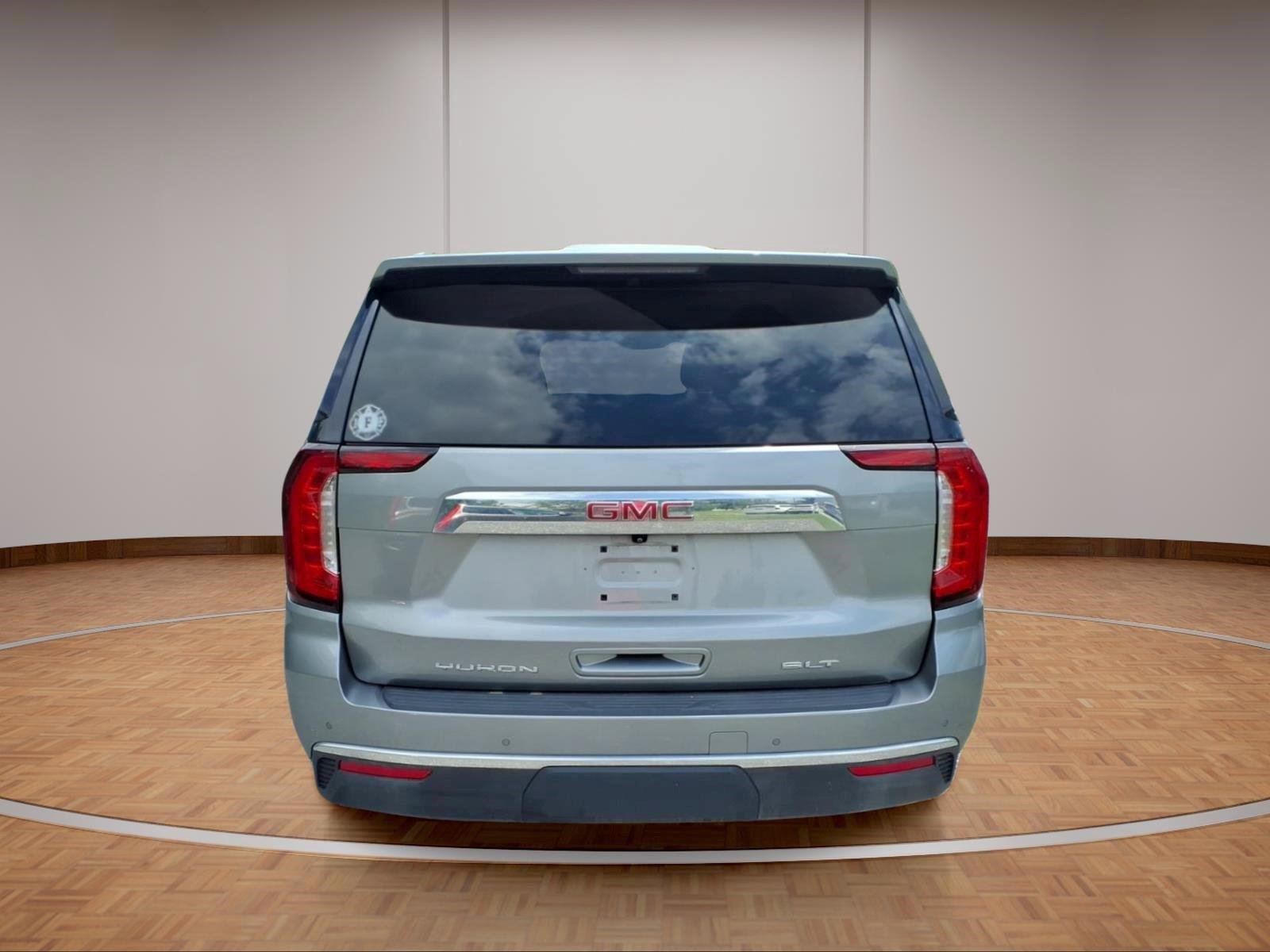 Used 2024 GMC Yukon SLT w/ SLT Luxury Package AWD/4WD image 6