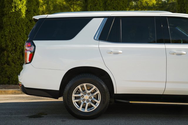 Used 2021 Chevrolet Tahoe LT w/ Luxury Package RWD image 9