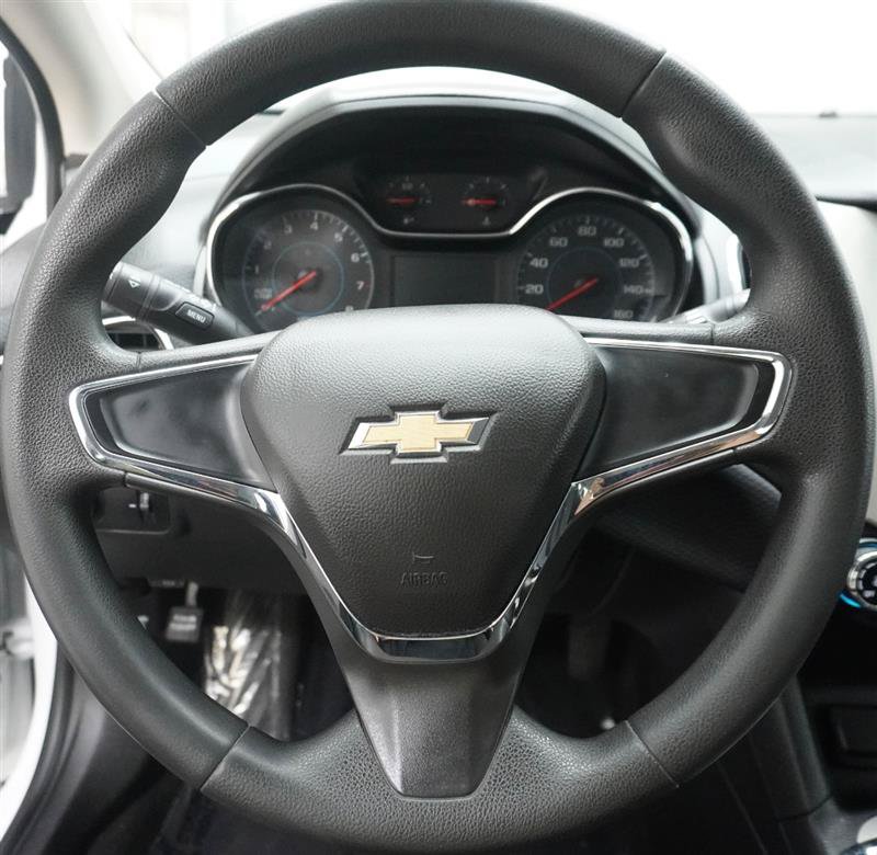 Used 2018 Chevrolet Cruze LS FWD image 11
