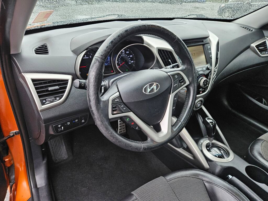 Used 2012 Hyundai Veloster w/ Style Pkg image 21