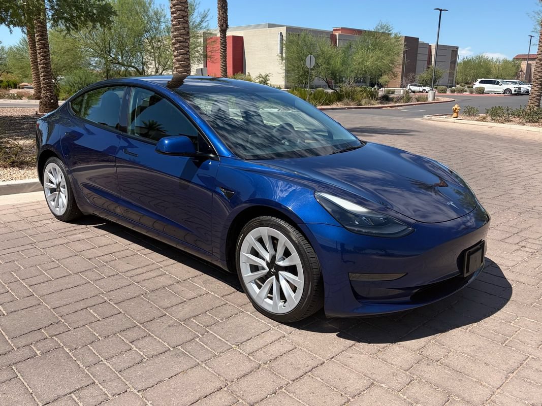 Used 2023 Tesla Model 3 Standard Range RWD image 1