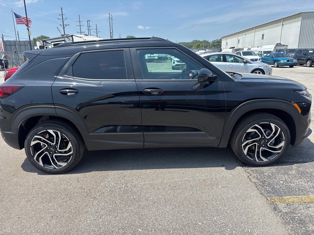 Used 2025 Chevrolet TrailBlazer RS w/ Convenience Package image 6