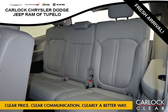 Used 2024 Jeep Wagoneer 2WD image 30