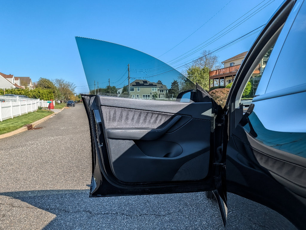 Used 2022 Tesla Model Y Long Range image 10