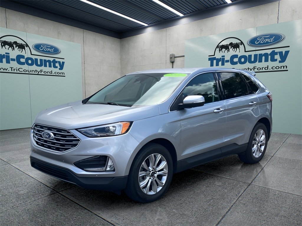 Used 2024 Ford Edge Titanium image 3