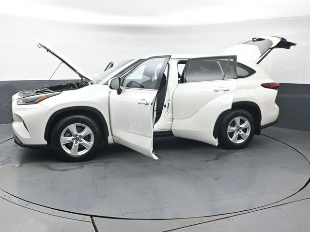 Certified 2021 Toyota Highlander LE image 49