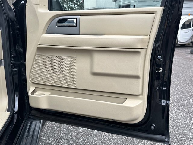 Used 2017 Ford Expedition Limited image 14