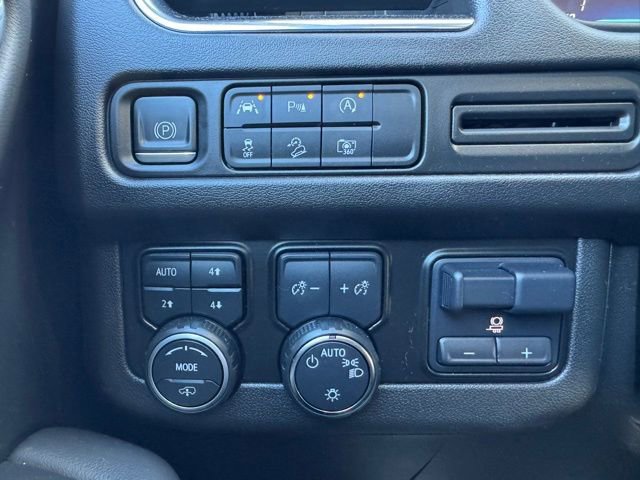 Used 2023 Chevrolet Tahoe Z71 w/ Z71 Off-Road Package image 32