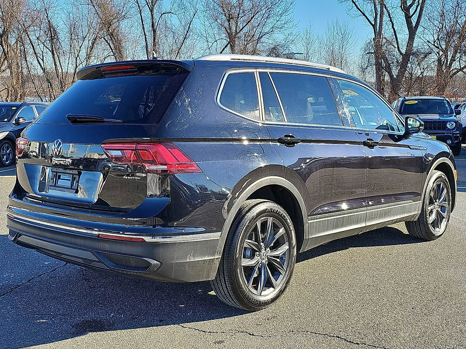 Used 2024 Volkswagen Tiguan SE image 6