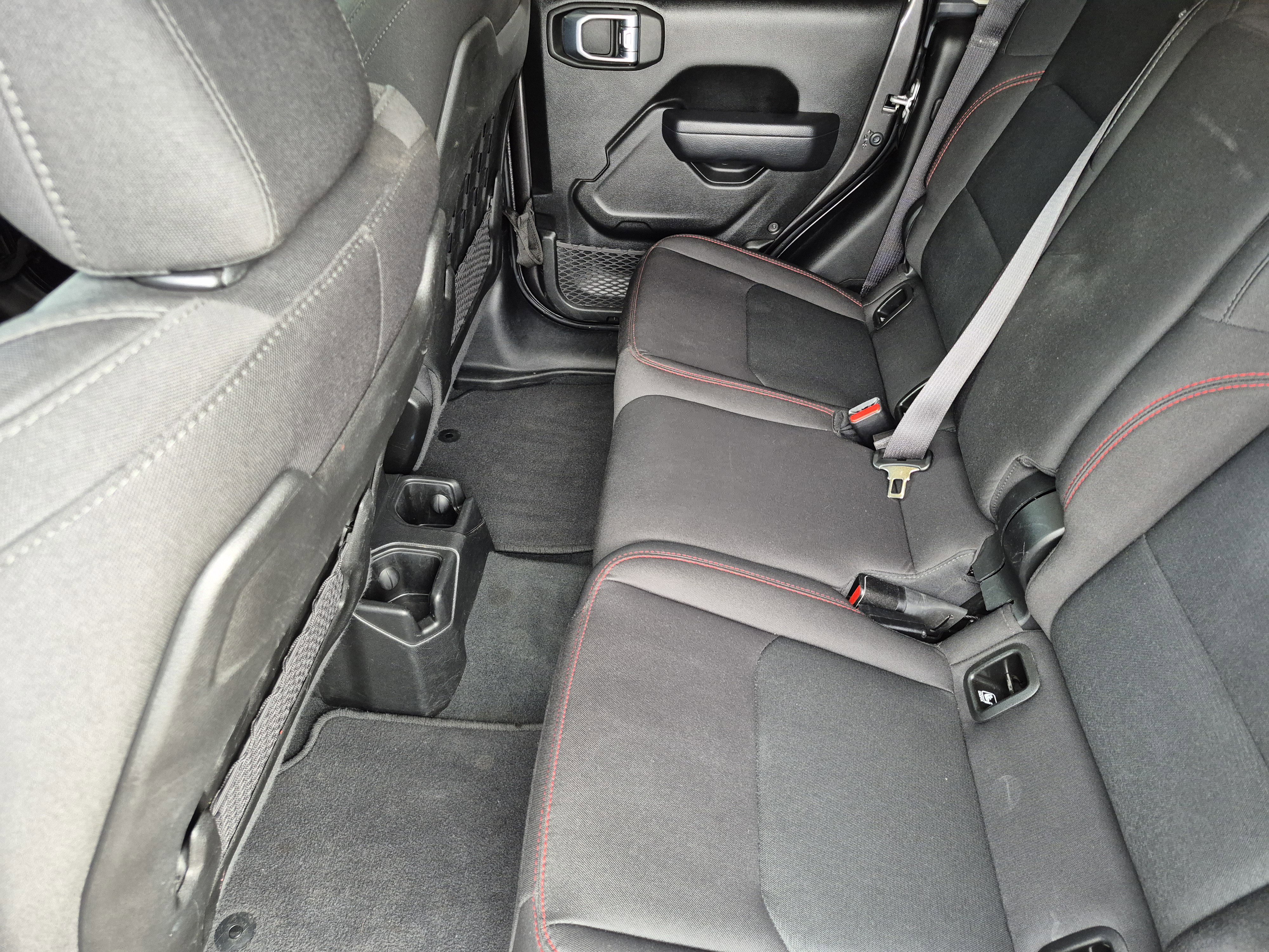 Used 2022 Jeep Gladiator Rubicon w/ Cold Weather Group AWD/4WD image 29