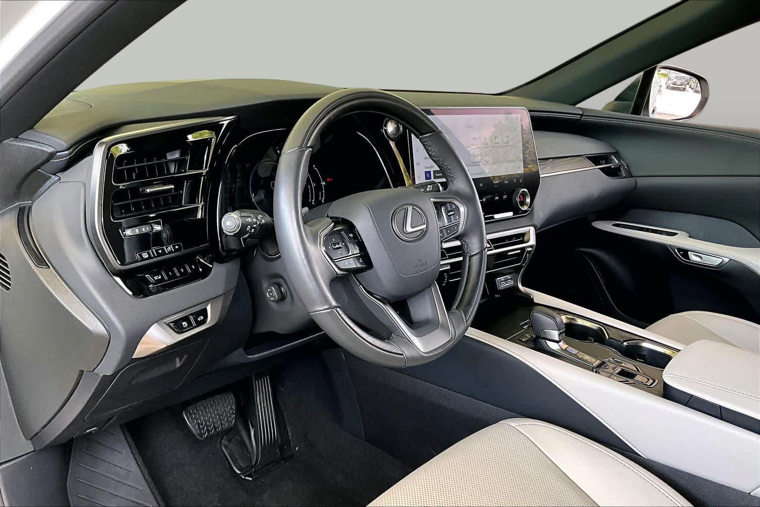 Used 2024 Lexus RX 350h w/ Accessory Package (Z1) AWD/4WD image 15