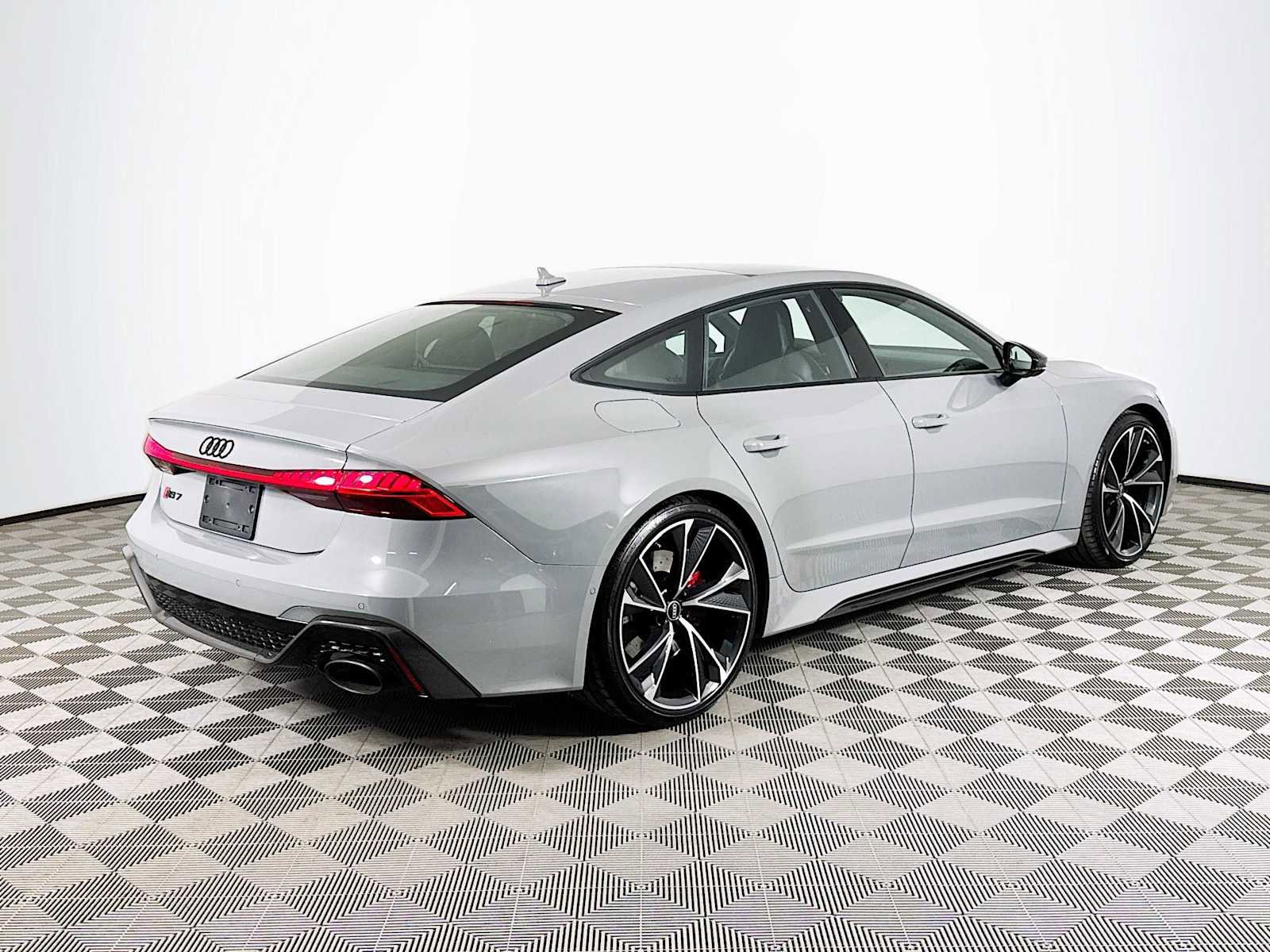 Used 2022 Audi RS 7 4.0T w/ Carbon Optic Package image 5