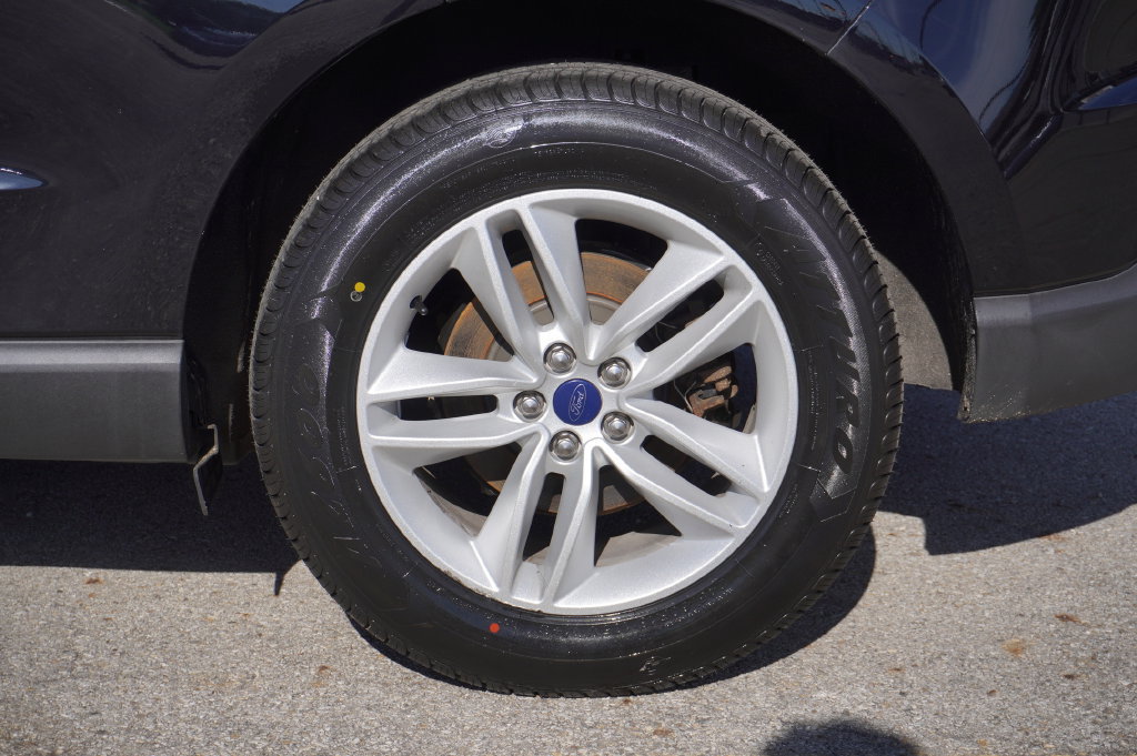 Used 2018 Ford Edge SEL w/ Equipment Group 201A AWD/4WD image 11