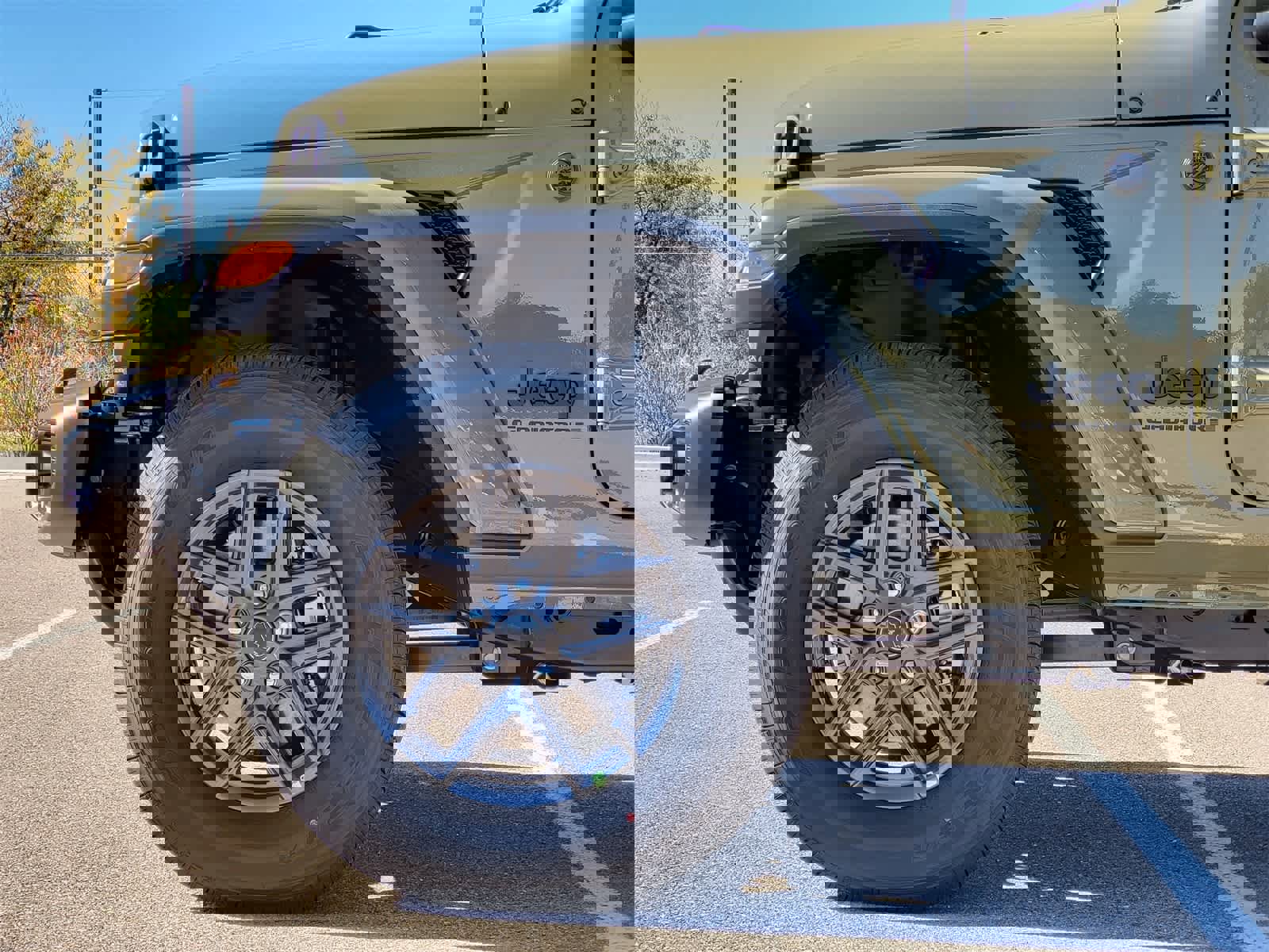 New 2025 Jeep Gladiator Sport image 6