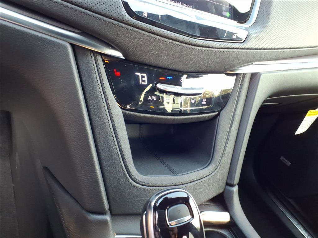 New 2025 Cadillac XT5 Luxury image 18