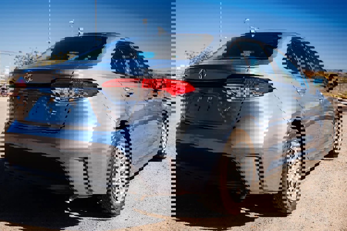 Used 2023 Toyota Corolla LE image 5