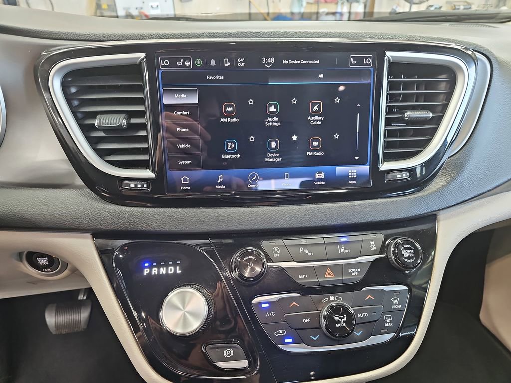 Used 2023 Chrysler Pacifica Touring-L FWD image 20