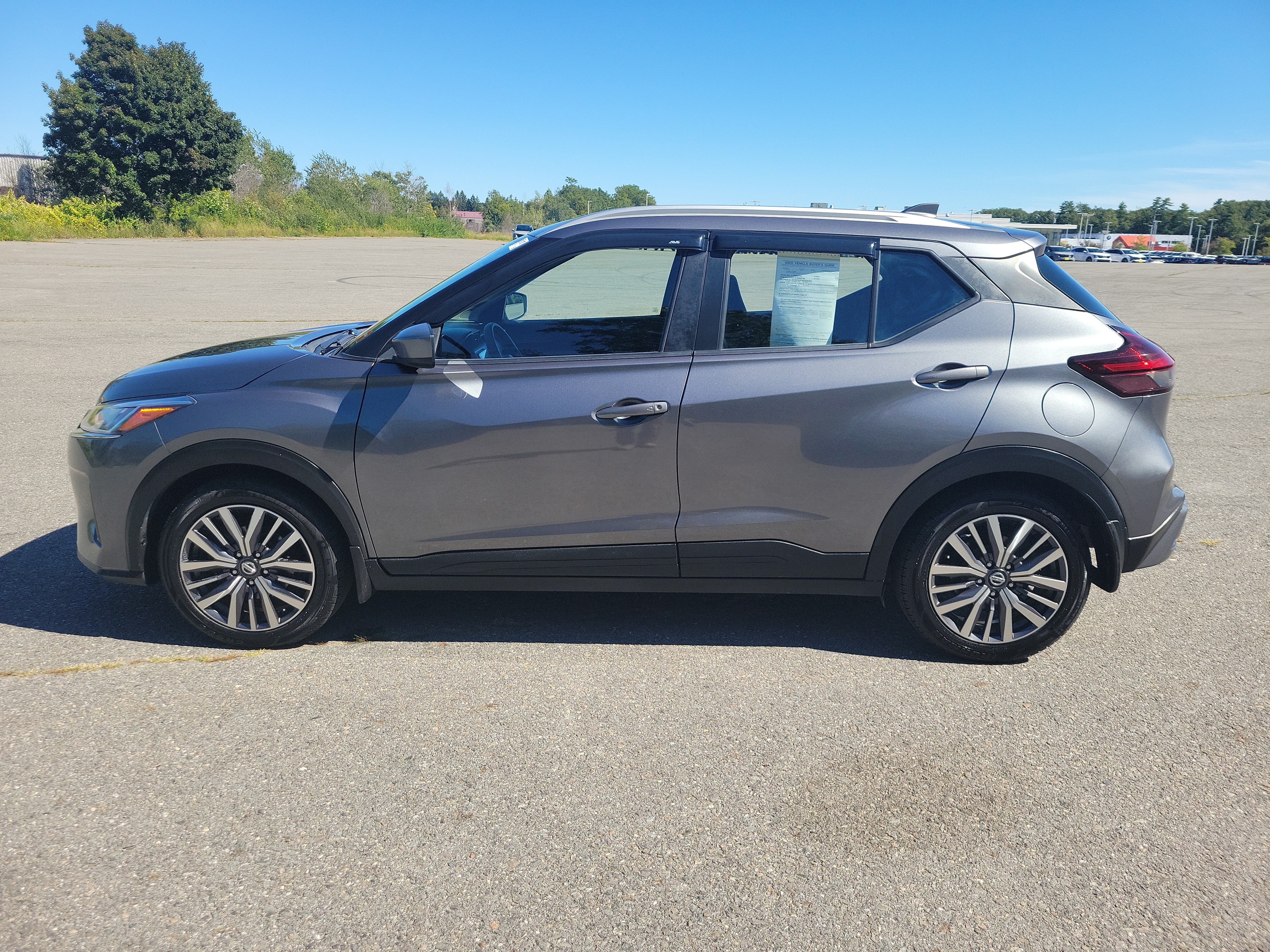 Used 2021 Nissan Kicks SV FWD image 8