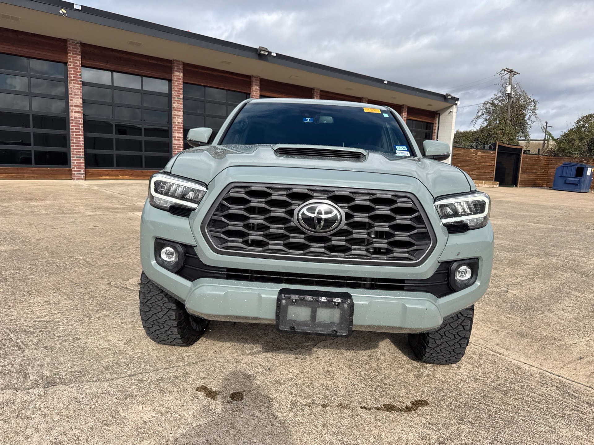 Used 2022 Toyota Tacoma TRD Sport w/ Technology Package AWD/4WD image 2