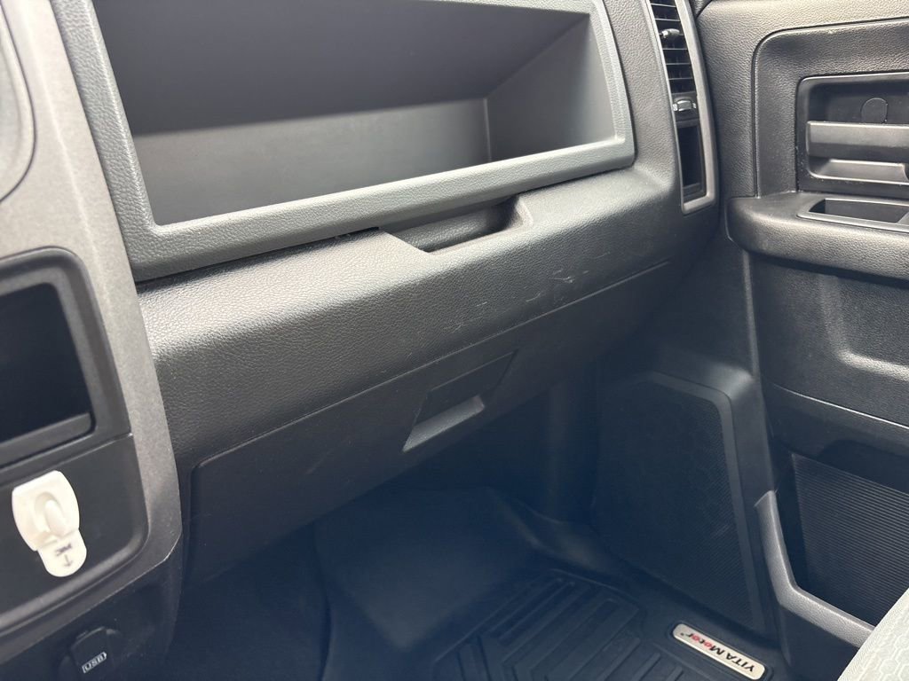 Used 2018 RAM 2500 Tradesman w/ Chrome Appearance Group image 33