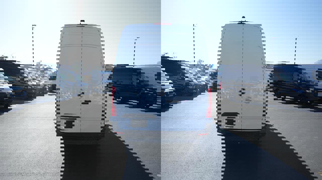 Used 2023 Mercedes-Benz Sprinter 2500 image 6