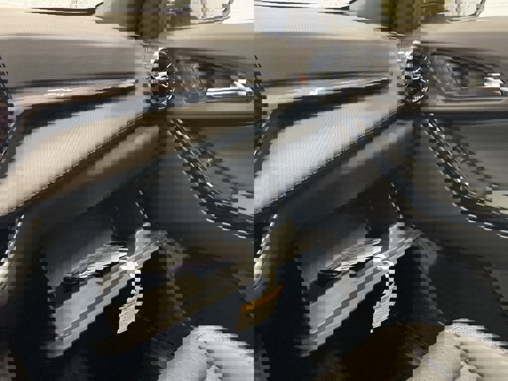 New 2026 Chevrolet Equinox LT w/ Convenience Package II image 18