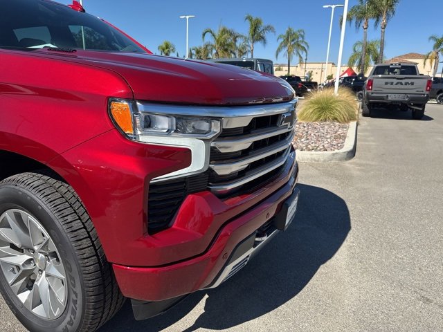 Used 2022 Chevrolet Silverado 1500 High Country w/ Technology Package image 11