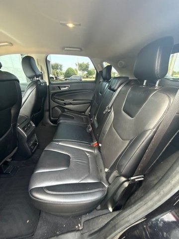 Used 2022 Ford Edge Titanium AWD/4WD image 9