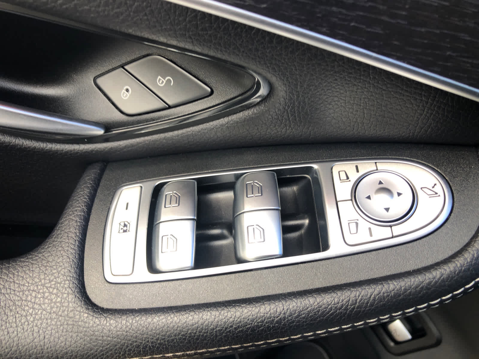 Used 2022 Mercedes-Benz GLC 300 4MATIC image 29