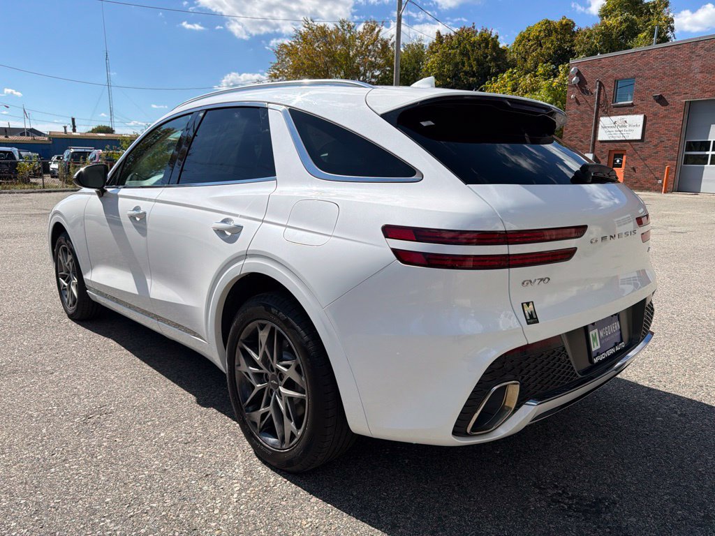 Used 2022 Genesis GV70 2.5T w/ Select Package AWD/4WD image 5