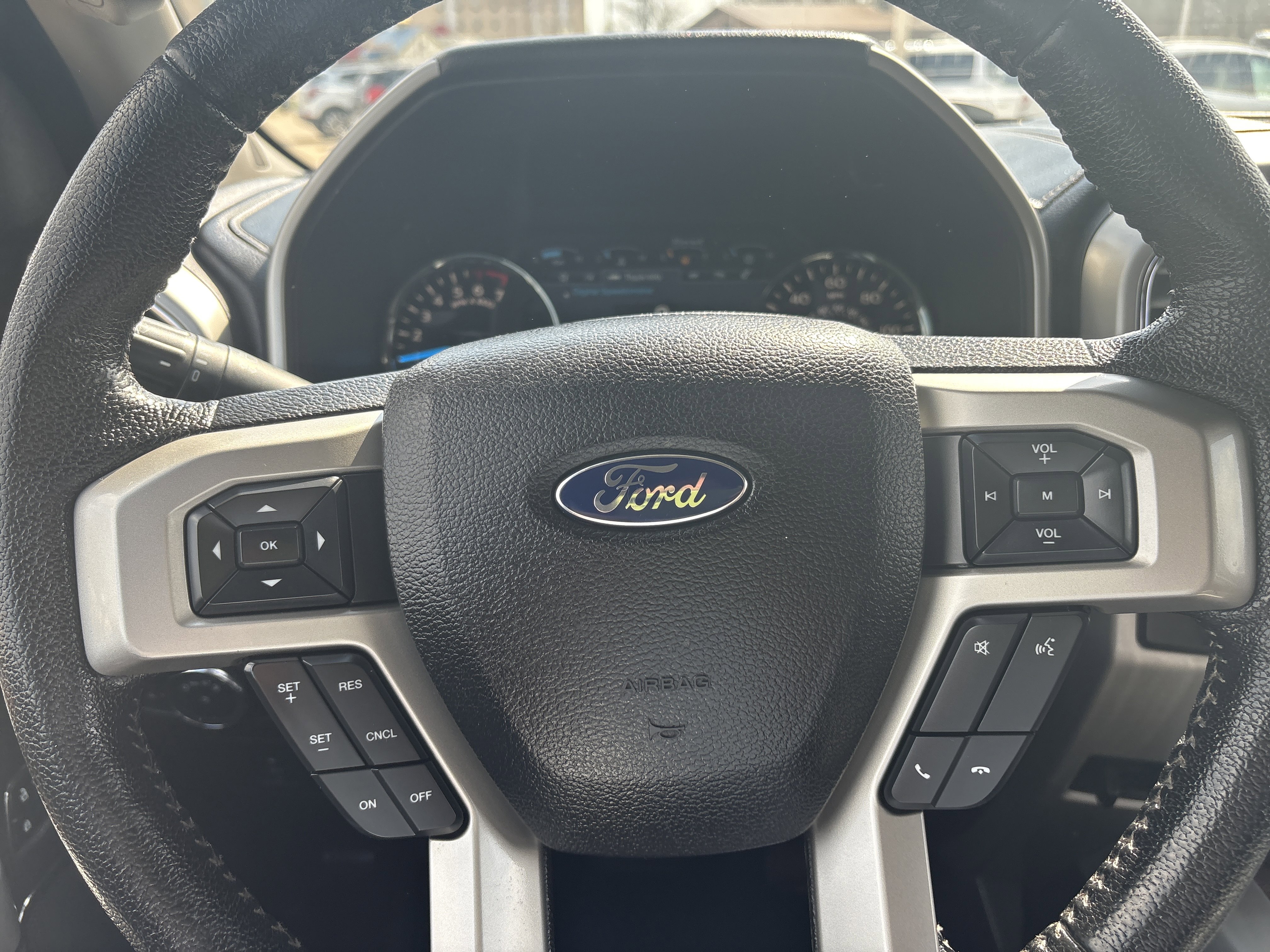 Used 2015 Ford F150 Lariat image 15