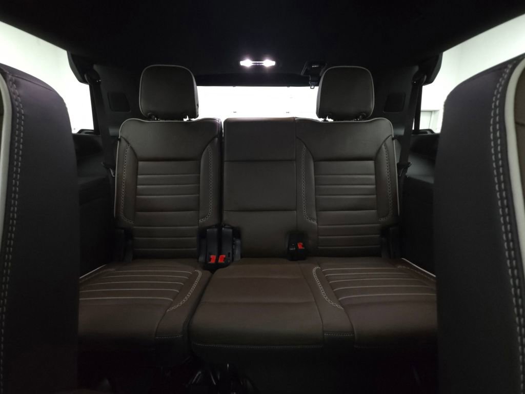 Used 2025 GMC Yukon Denali Ultimate w/ LPO, Floor Liner Package image 44
