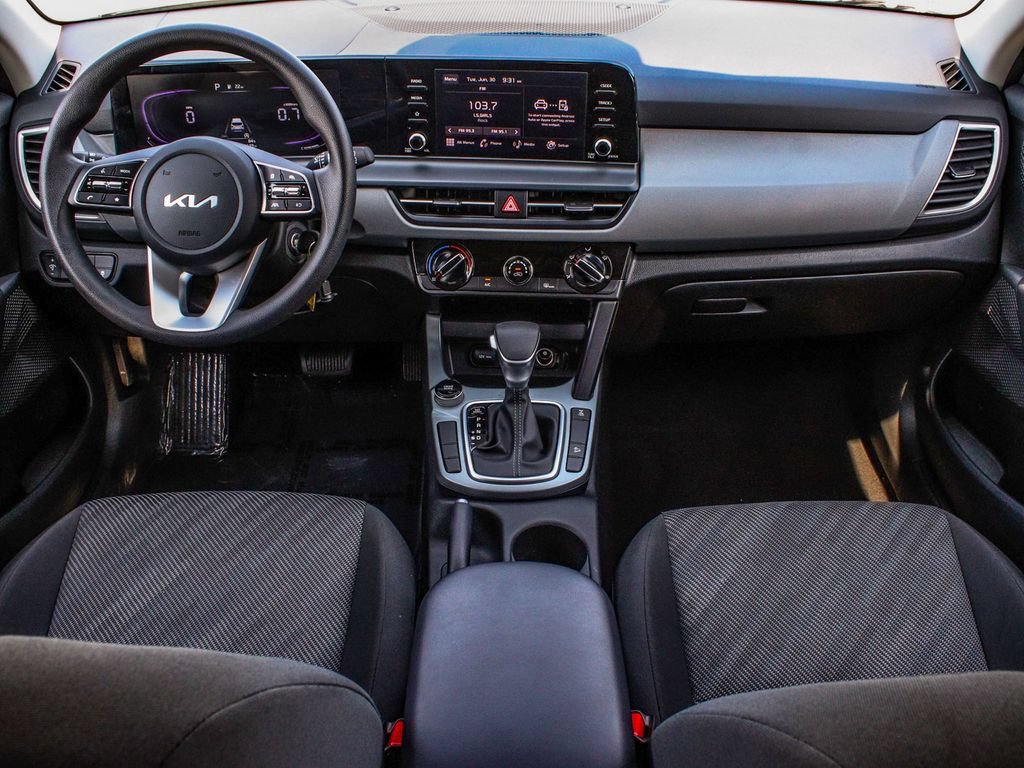 Used 2025 Kia Seltos LX AWD/4WD image 35