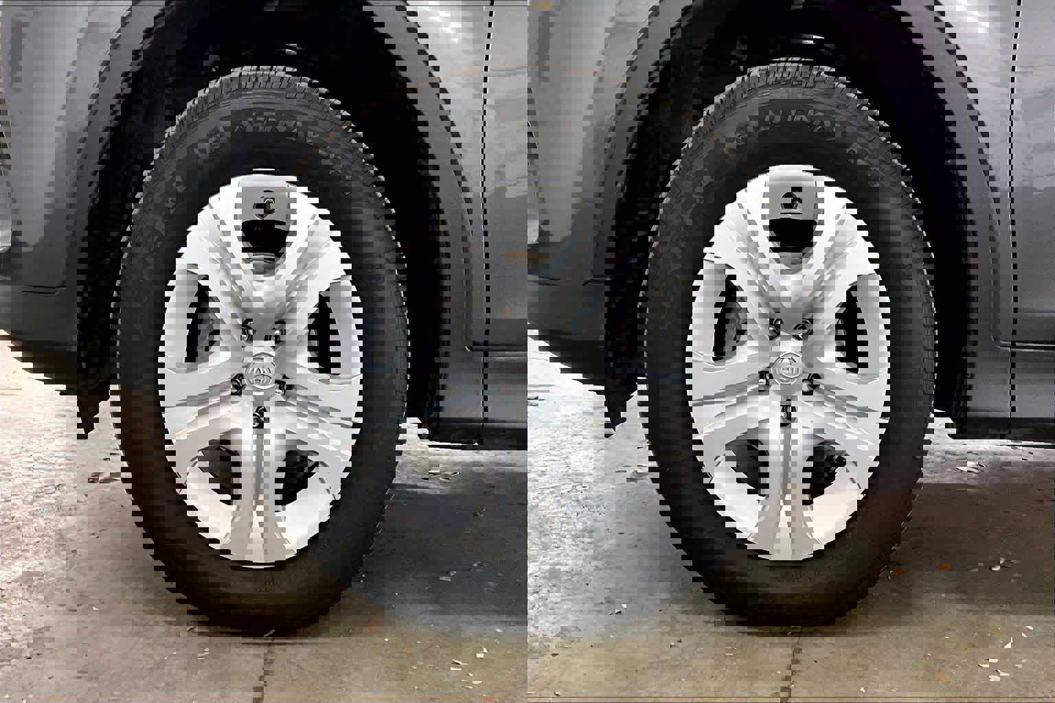 Used 2015 Toyota RAV4 LE image 12