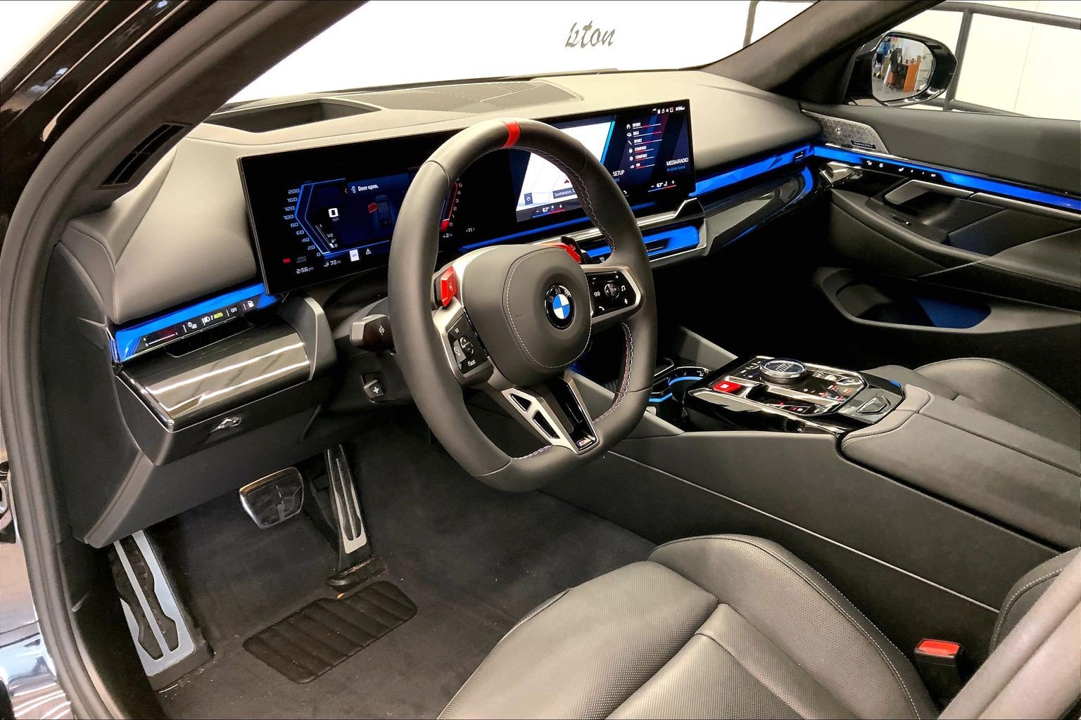 Used 2025 BMW M5 w/ Executive Package AWD/4WD image 4