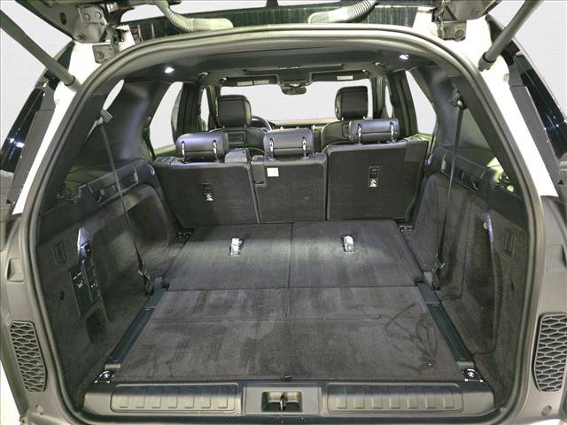 Certified 2024 Land Rover Discovery Dynamic SE image 10