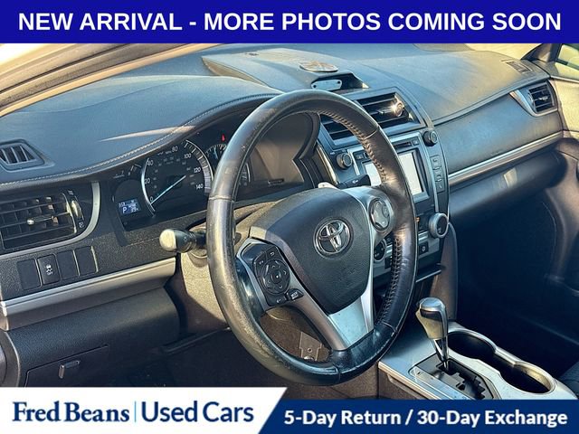 Used 2014 Toyota Camry L image 9