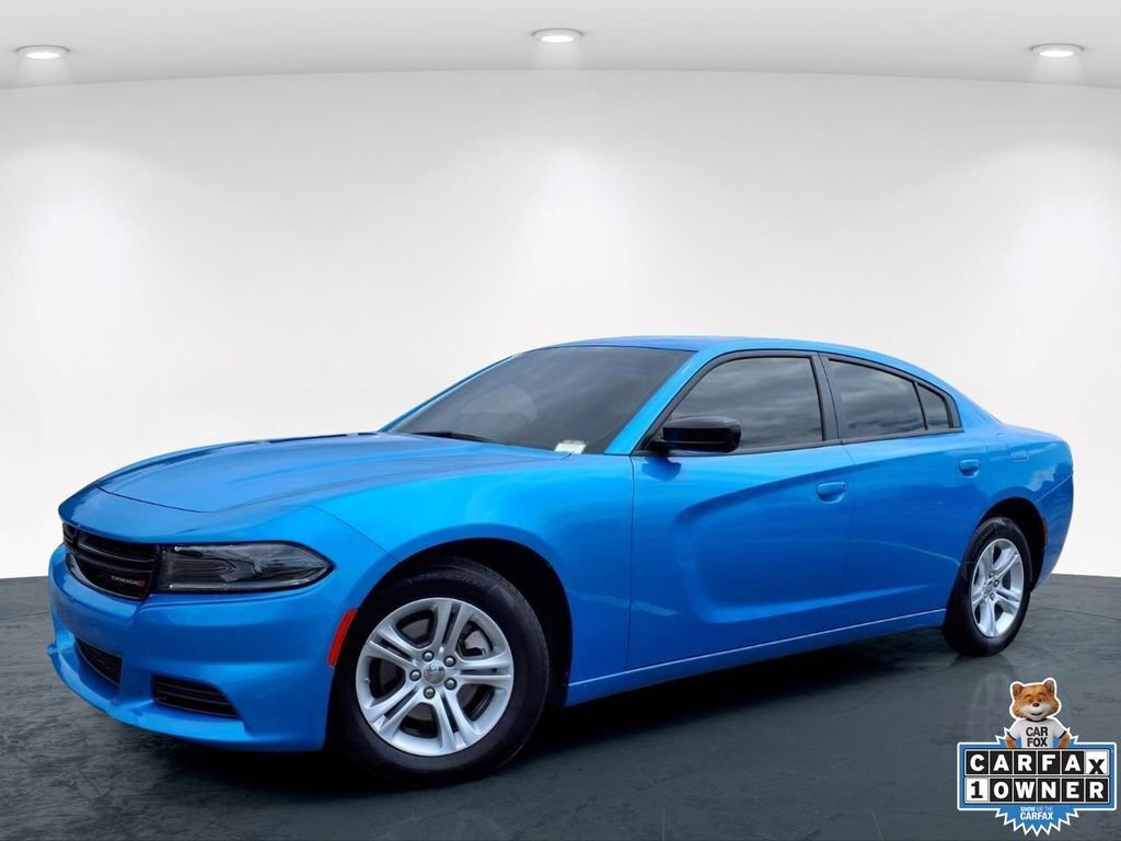 Used 2023 Dodge Charger SXT RWD image 2