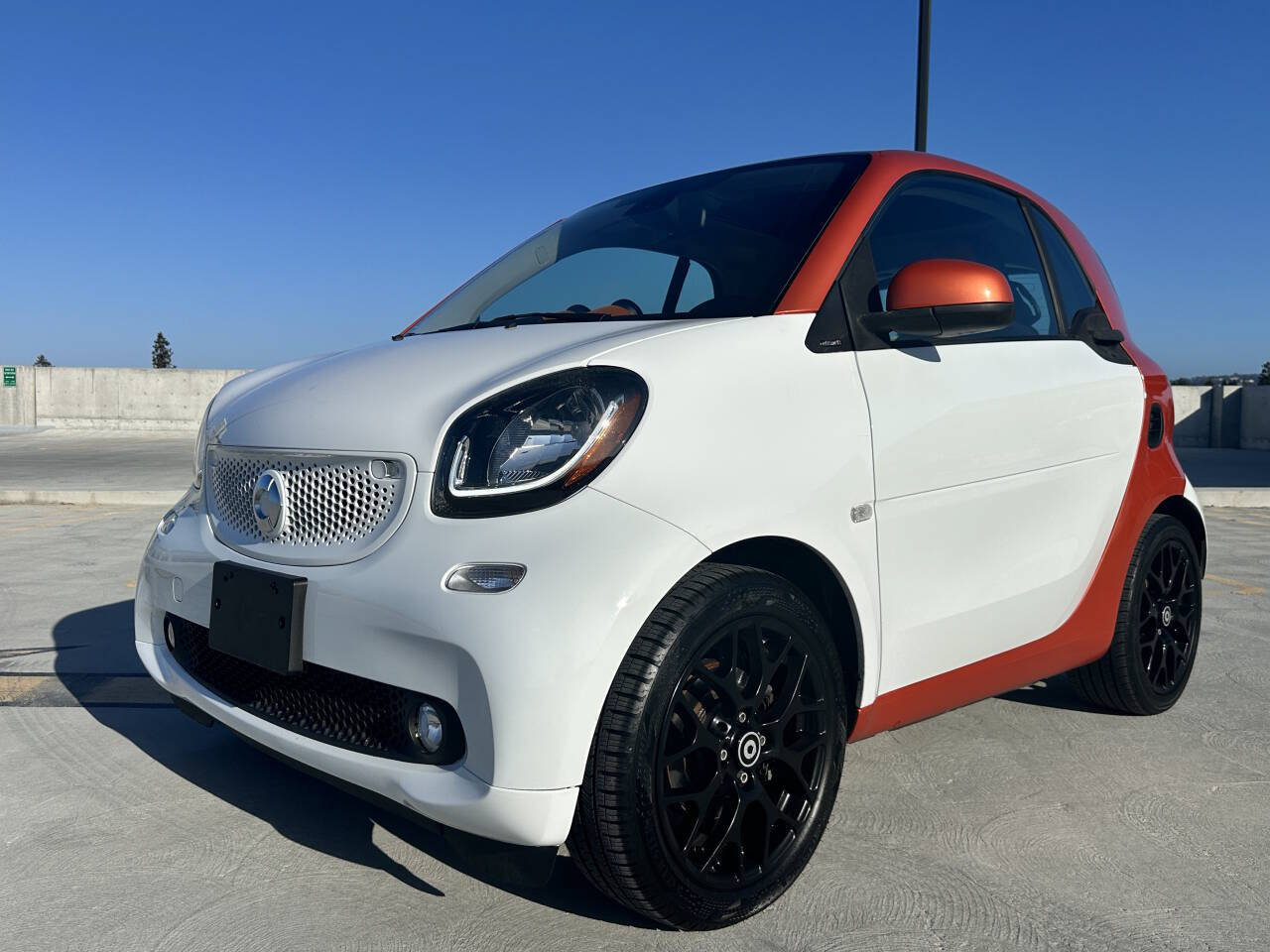 Used 2016 smart fortwo passion w/ Edition #1 Package RWD image 6