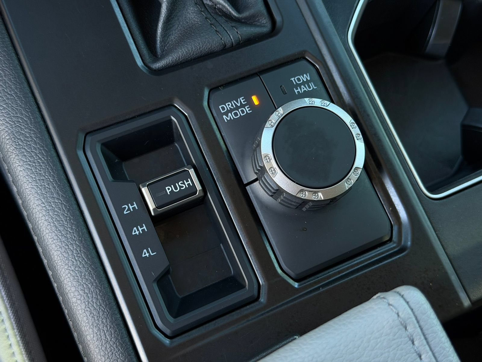 Used 2024 Toyota Tundra Limited AWD/4WD image 20