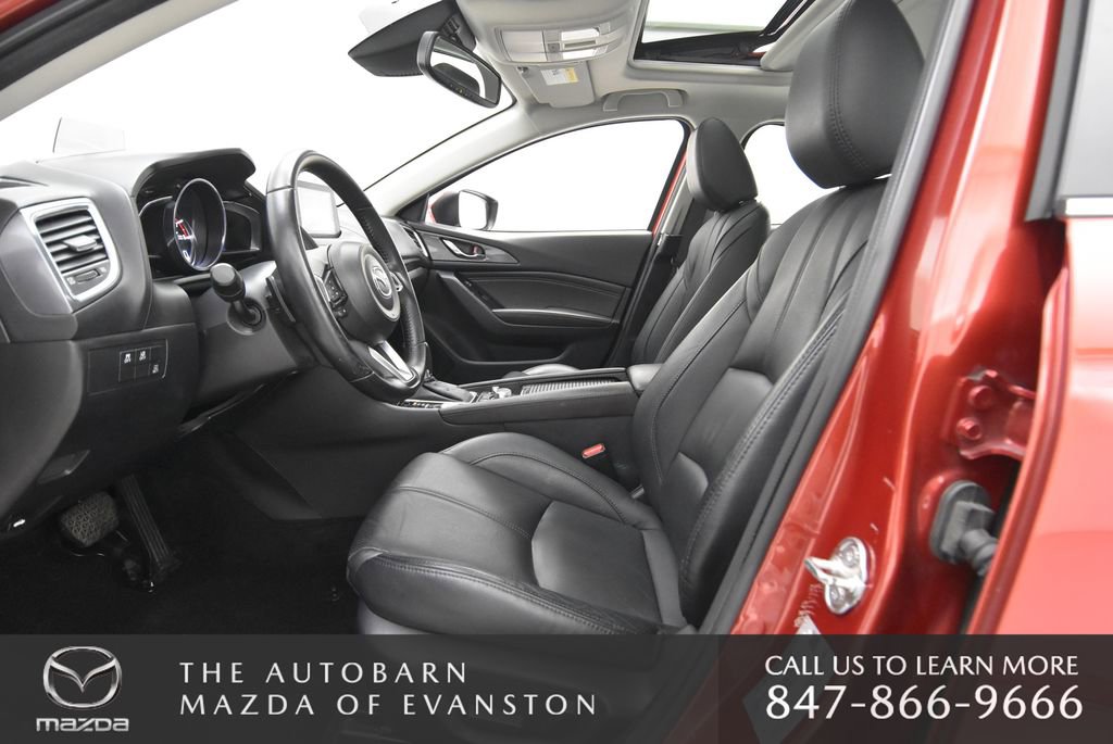 Used 2018 MAZDA MAZDA3 Grand Touring w/ Premium Equipment Package FWD image 29