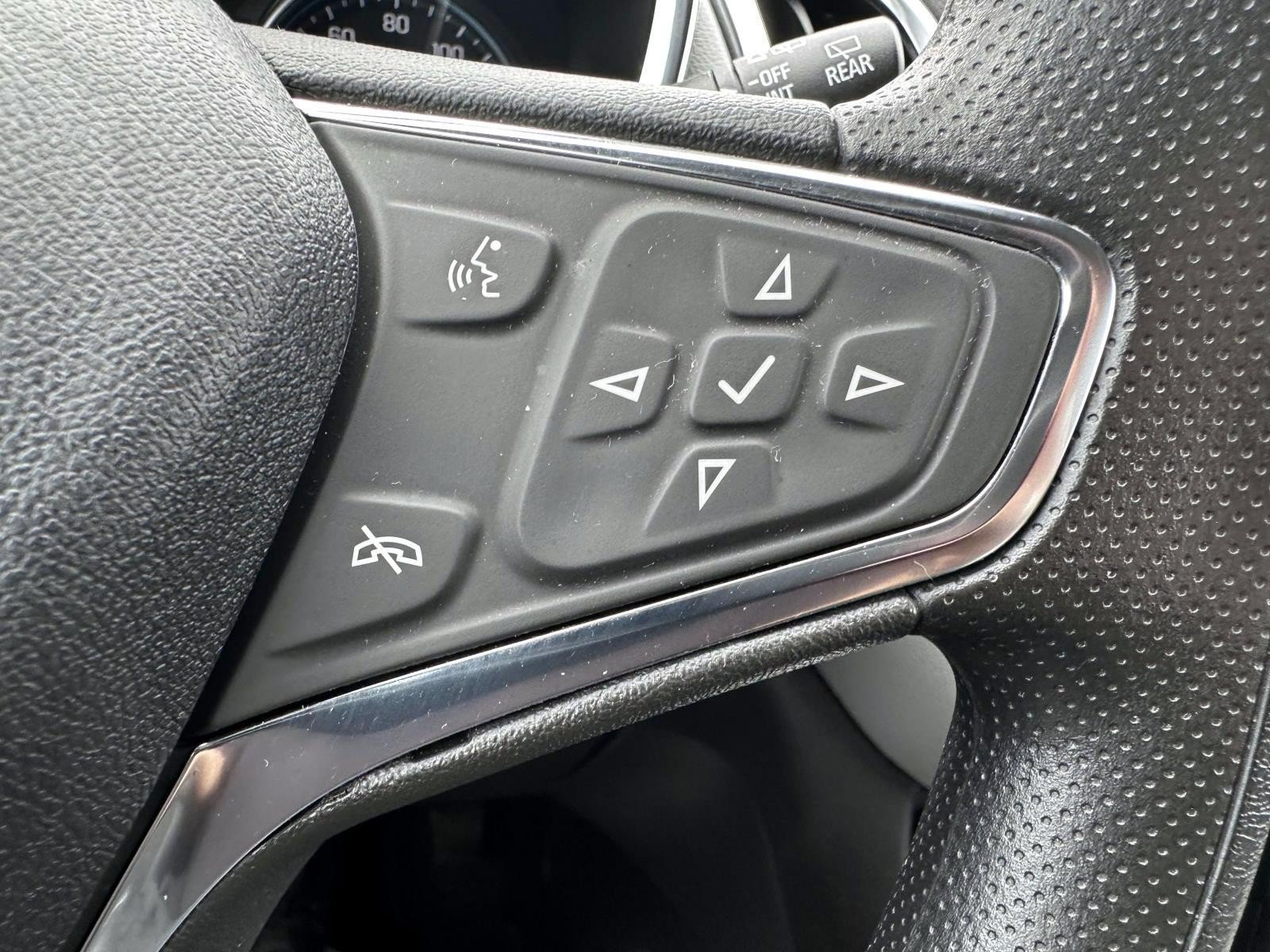 Used 2023 Chevrolet Equinox LS w/ LS Convenience Package AWD/4WD image 17