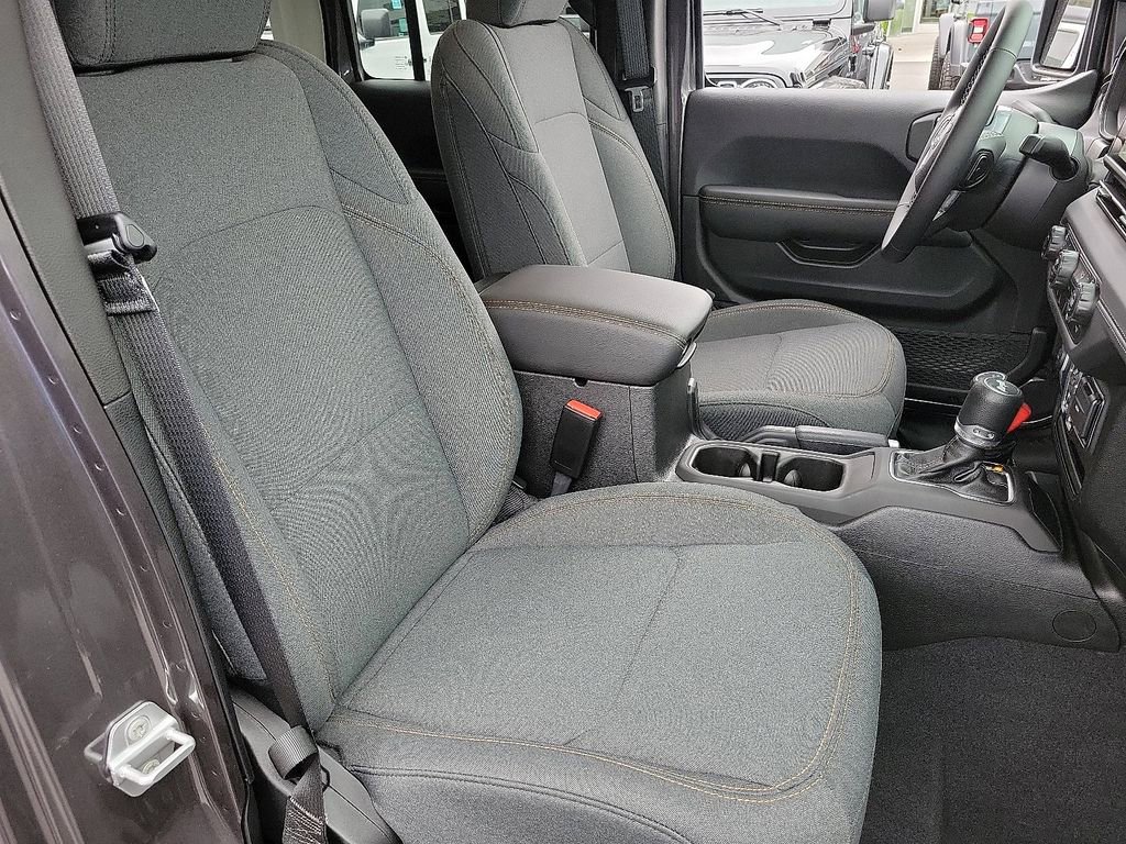 New 2025 Jeep Wrangler Sahara image 15